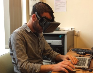 MA: DTCE student, Ioannis, explores the Mubil 'virtual laboratory' with the Oculus kit